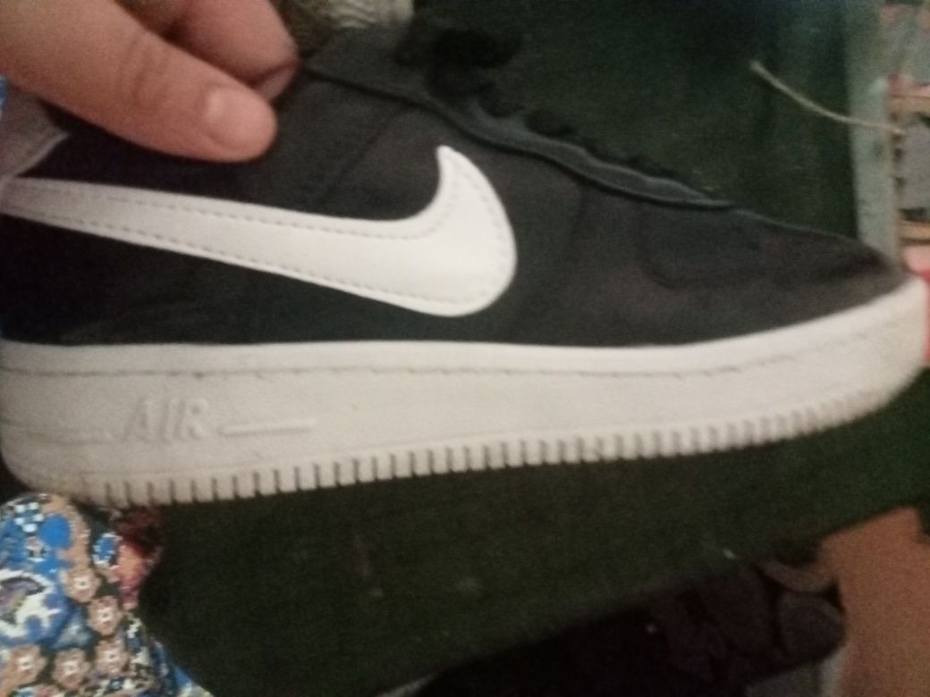 Vând adidași Air force 1