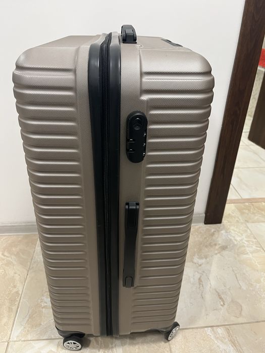 Valiza tip troler crem