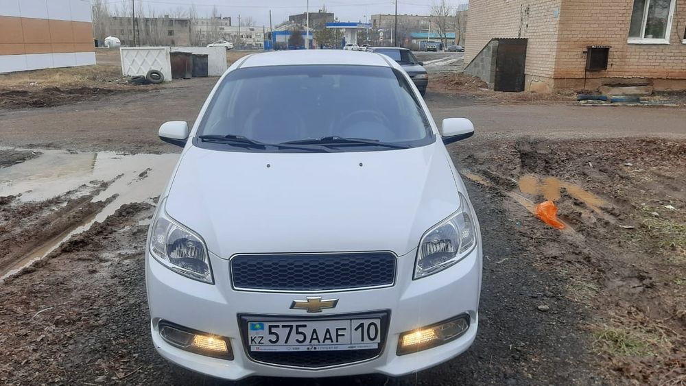 Машина легковая Ревон шевроле 3