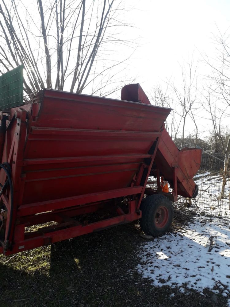 Vand culegatoare de porumb sip tornado 70 in stare de functionare