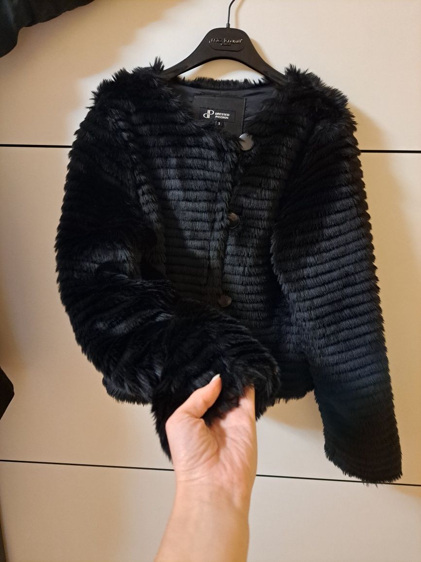 Amia Палто Luxe Black        Alessa,Djofra, Avin