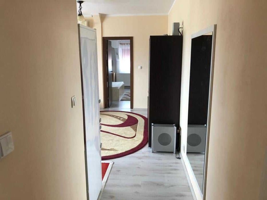 Închiriez apartament mobilat si utilat cu 2 camere nedecomandate