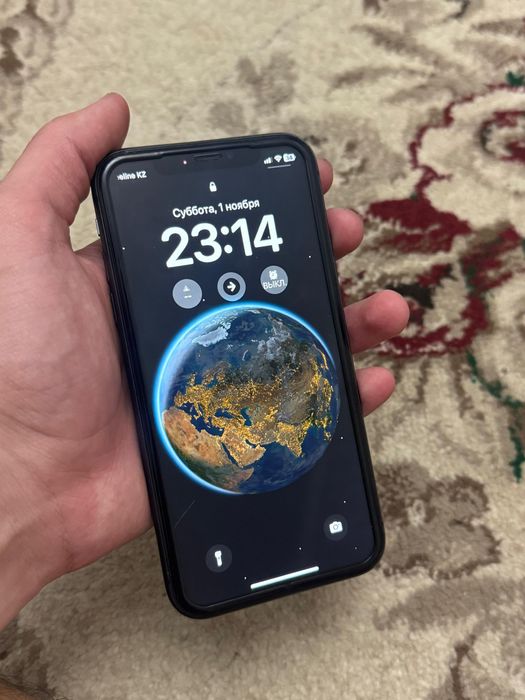 Продам айфон 11.