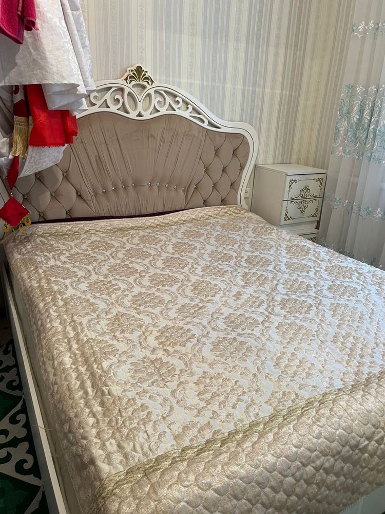 Продаеться спальный диван