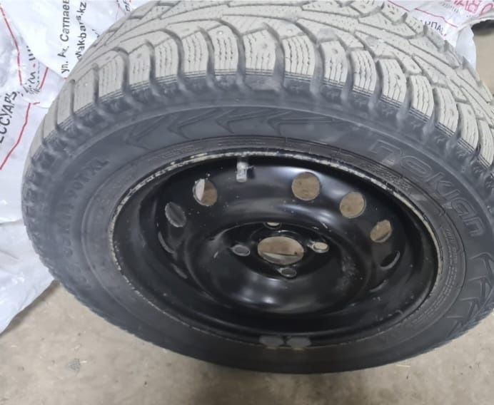 Автошины зимние, шипованные