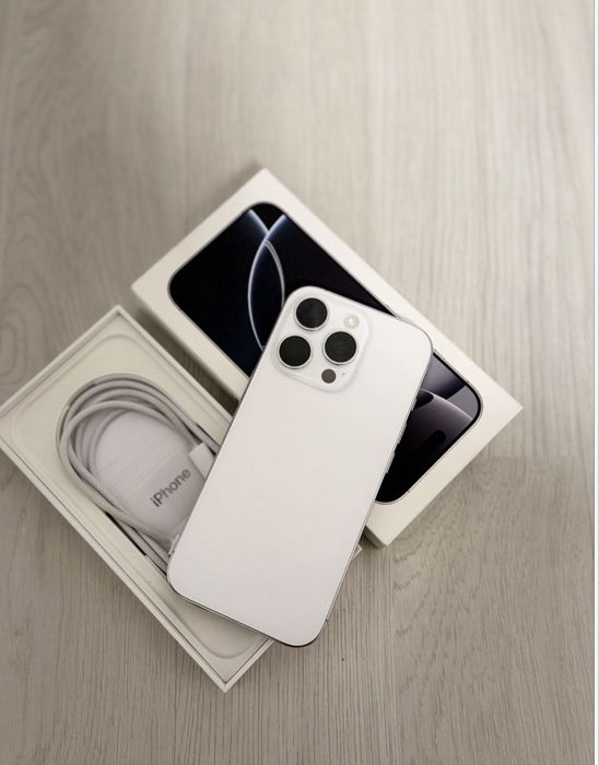 iPhone 16 PRO  Alb  256 GB  96% Bateria