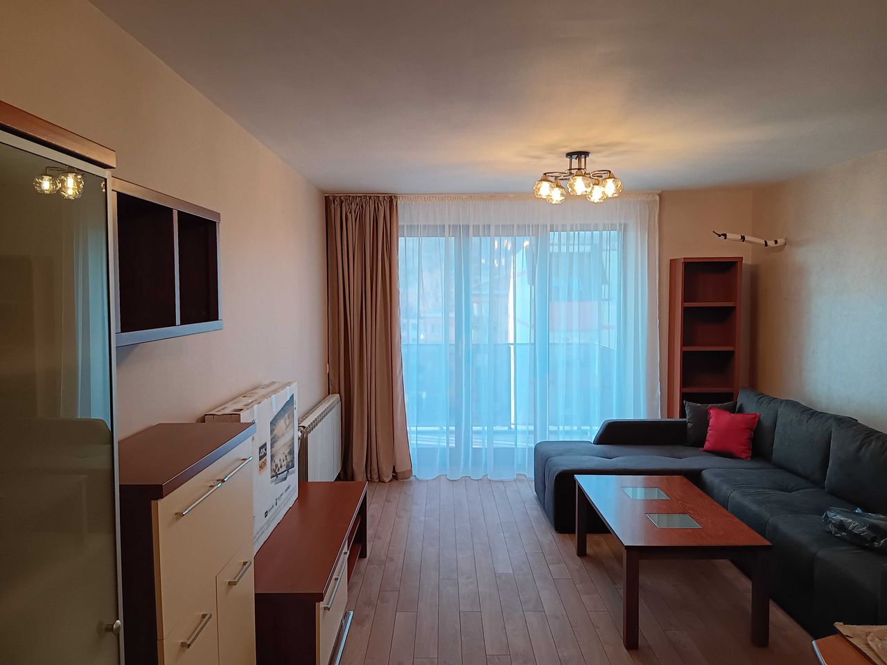 Дава се под наем Тристаен апартамент в Перник, Център - 125 кв.м за 550 € - Снимка #3