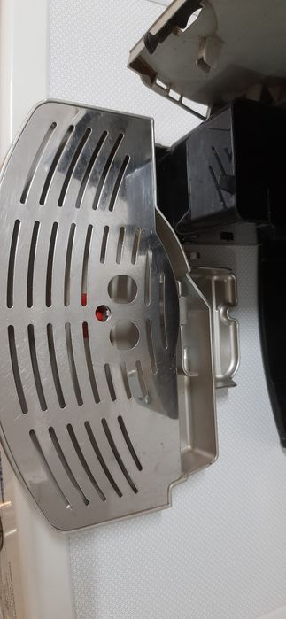 Кафеавтомат Delonghi ESAM 3500.s, 1350W в отлично състояние