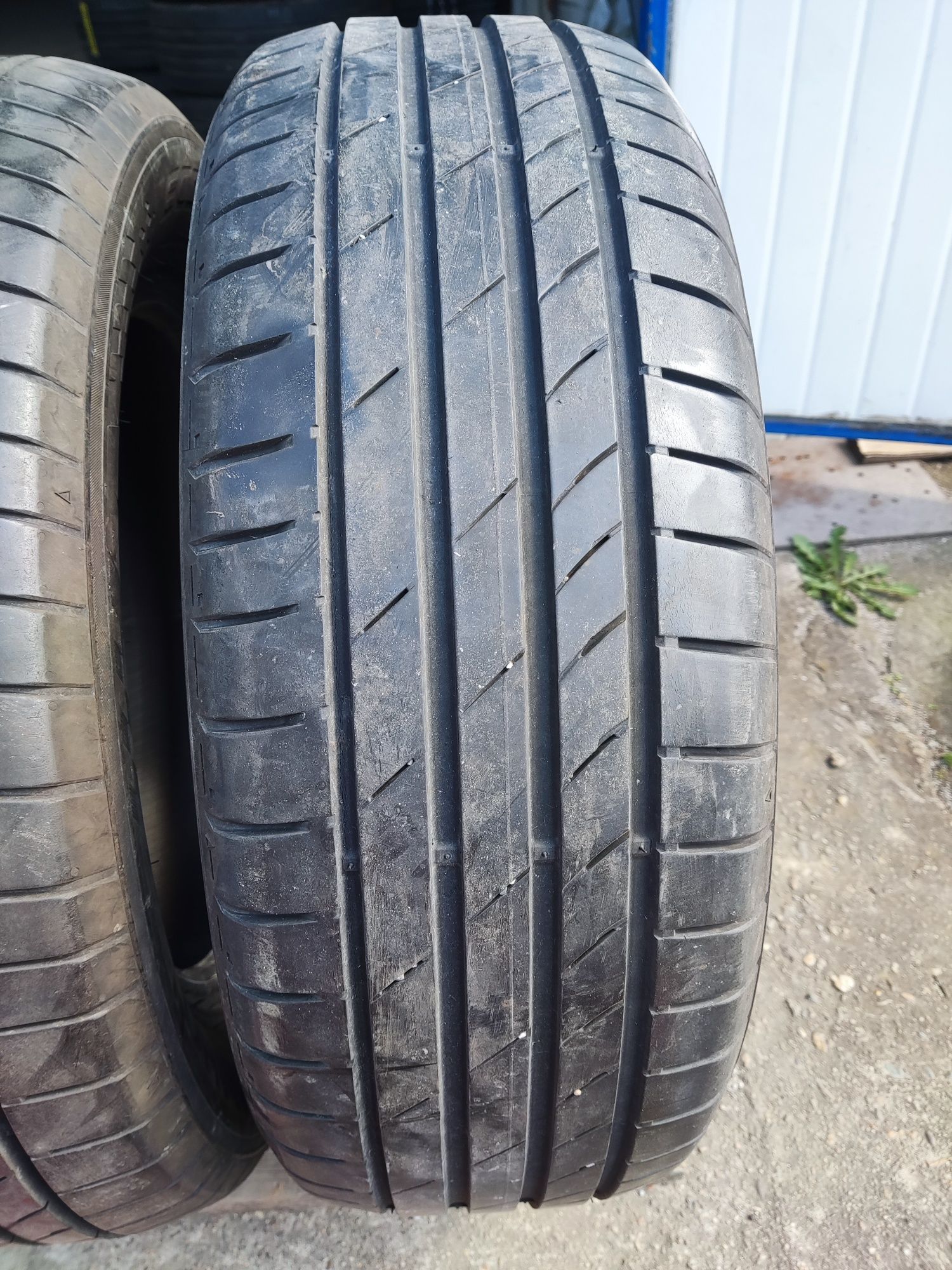 205/60/16 Kumho ecsta