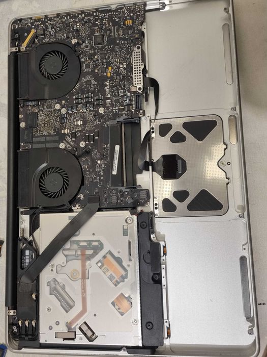 Defect Macbook pro a1286 dezmembrez