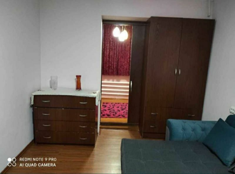 Продам квартиру.  1 комнатную.  Метро Чиланзар.  Балкон 2/6