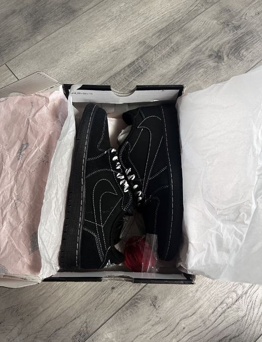 Jordan 1 travis scott black phantom