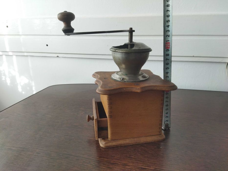 Râșniță manuală  vintage