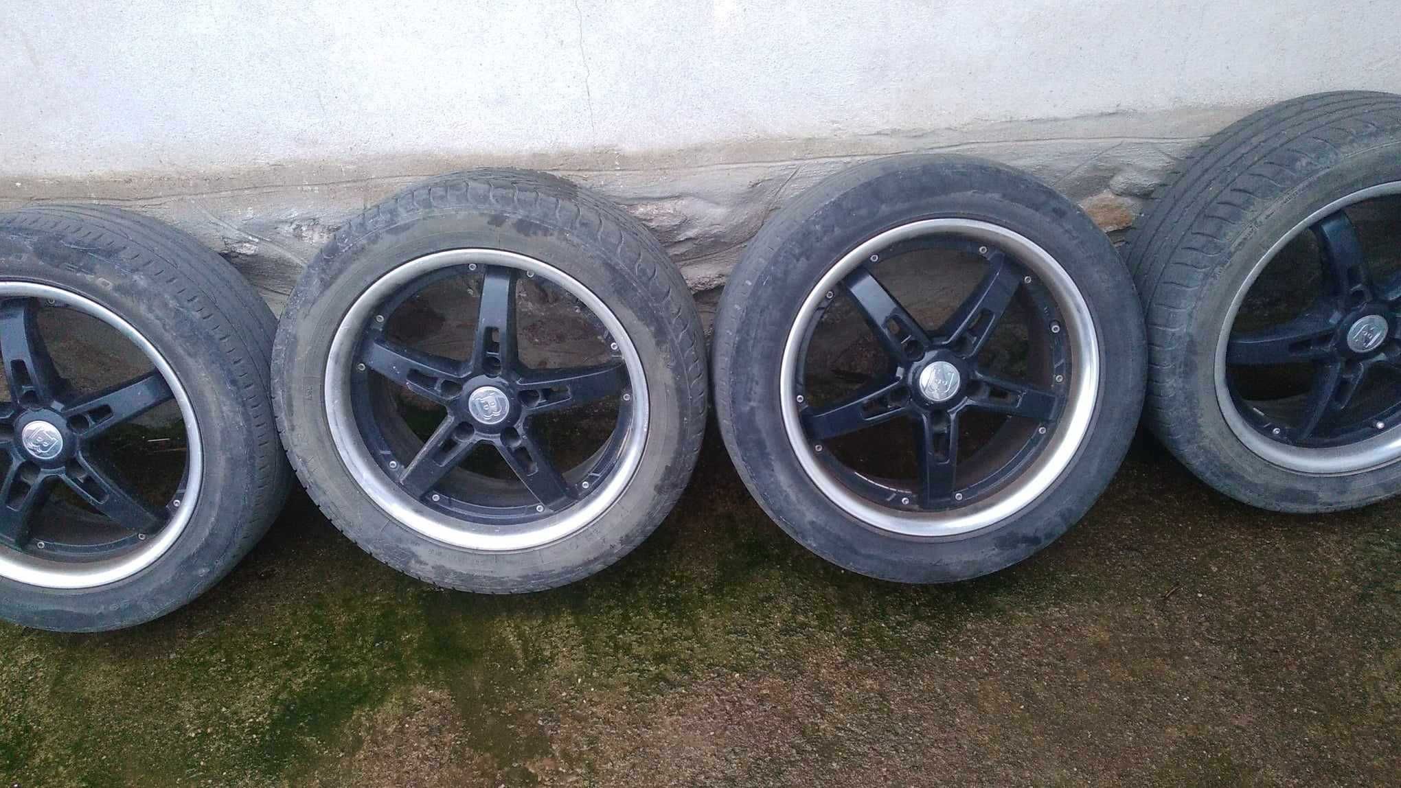 Vând genți 245/45R17