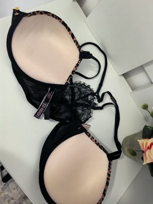 Sutien Victoria's Secret mărimea 70 D