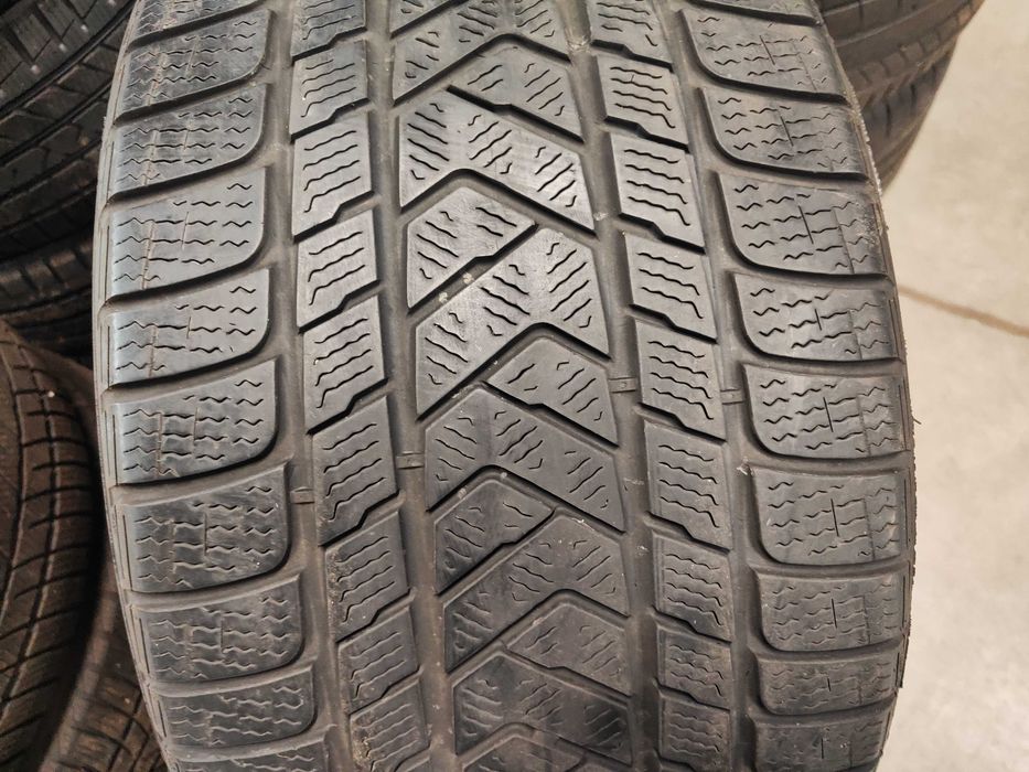 2бр. зимни гуми 285/30/21 Pirelli