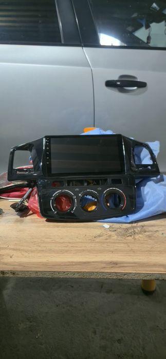 Продаю Андройд на Toyota пикап с
 рамкой вместе 50.000тн. Работает