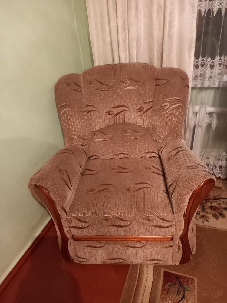 Продам уголок в отличном состоянии
