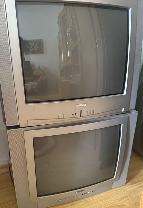 Televizor vechi cu tub 200 lei bucata