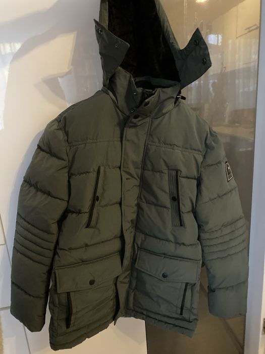 Vand geaca noua “ Mc Neal “