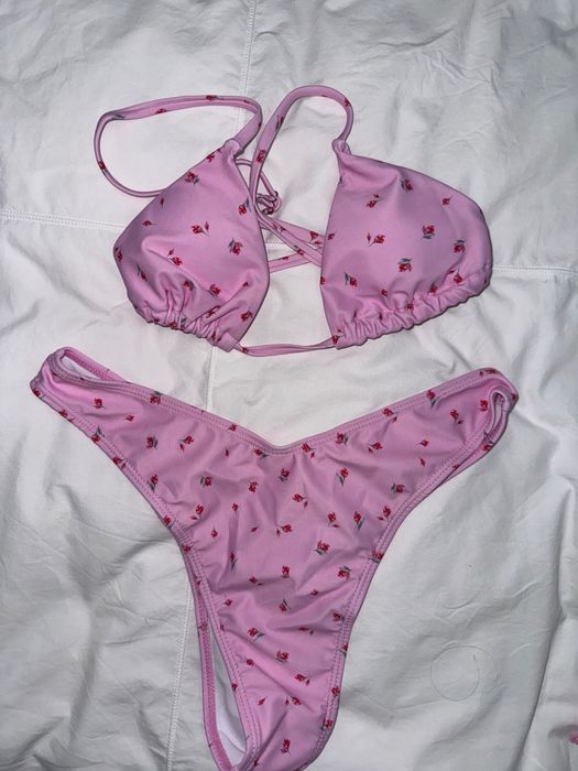 Costum de baie nou xs 3 piese roz