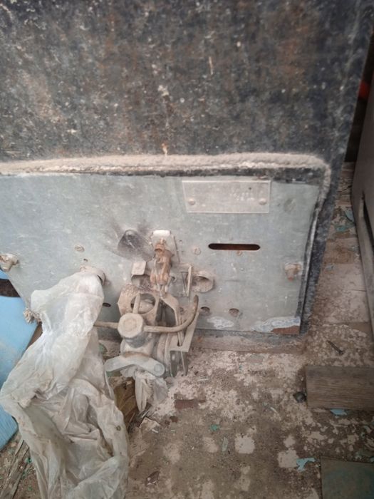 Продается печчь газовая одна батарея напольный обогреватель б/у