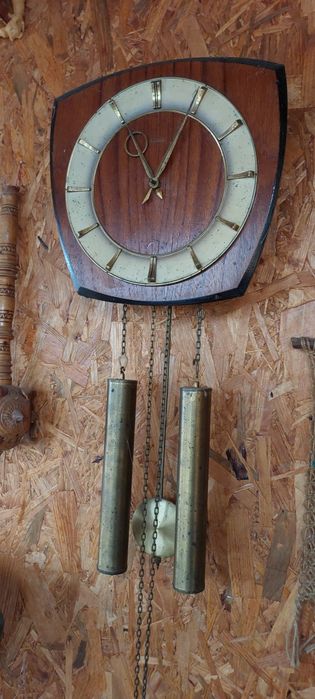 Pendula de perete mecanică