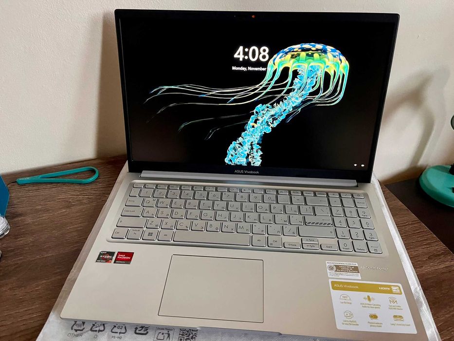 ASUS Vivobook 15 / Windows 11 Pro / Office 2024 Pro+