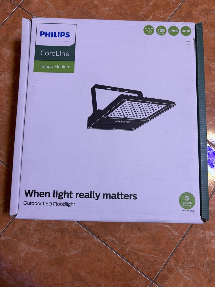 Lampa Phillips CoreLine Tempo Medium