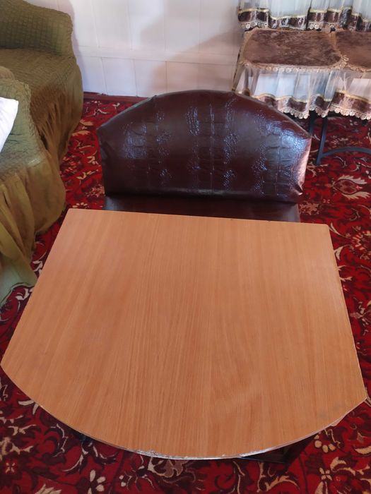 детская парта б/у в хорошем состоянии