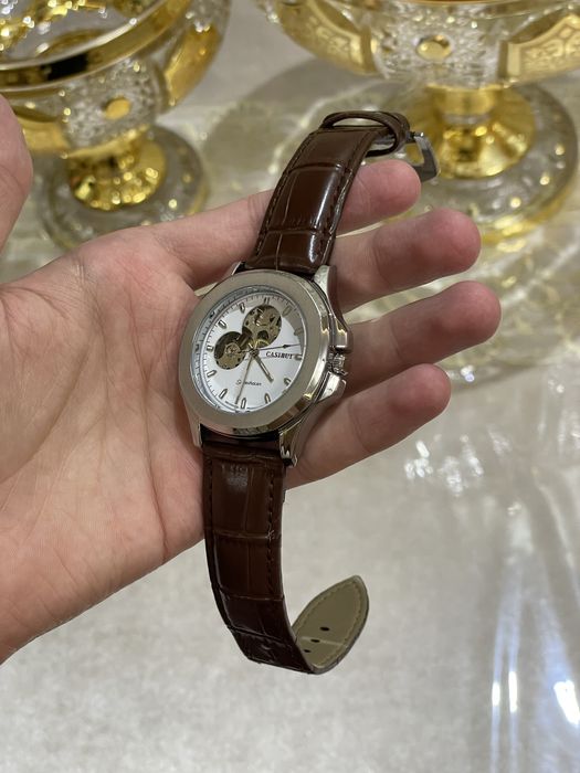 Продаю часы casirui механические