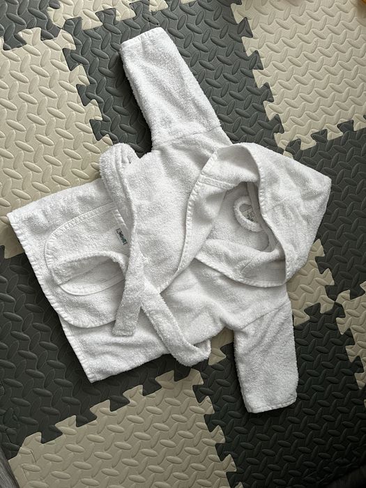 Lot caciula manusi ciorapi