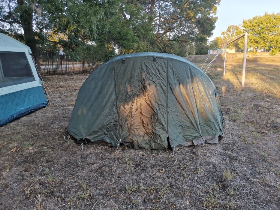 Шатра и шаранджийска палатка