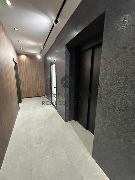 Продава се Тристаен апартамент в Пловдив, Център - 190 кв.м за 971 €/кв.м - Снимка #12