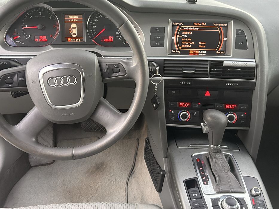 Audi A6 C6.     . Pentru negocieri pretul este 4500