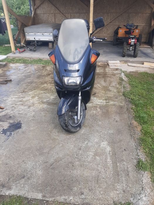 Scuter Yamaha de 250cm3