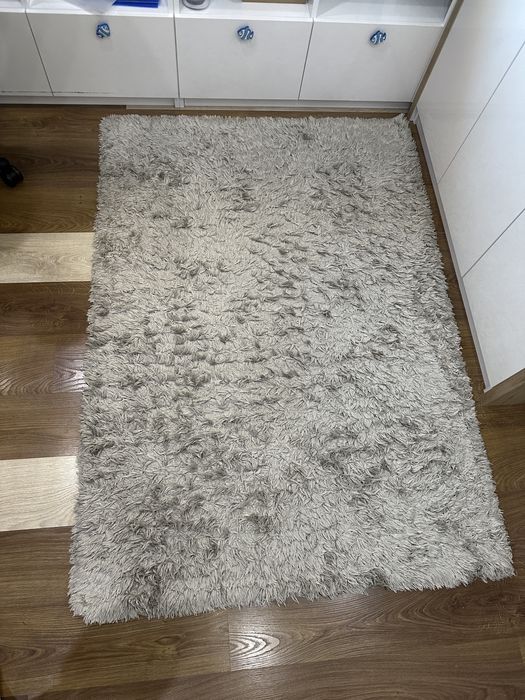 Килим за стая бежаво-кафяв