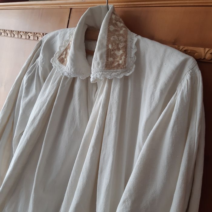 Vand camasa populara traditionala