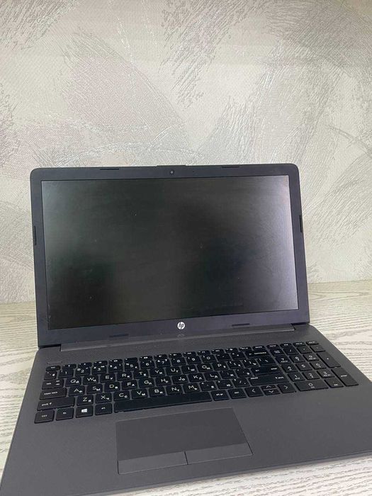 Noutbook HP yaxshi holatda