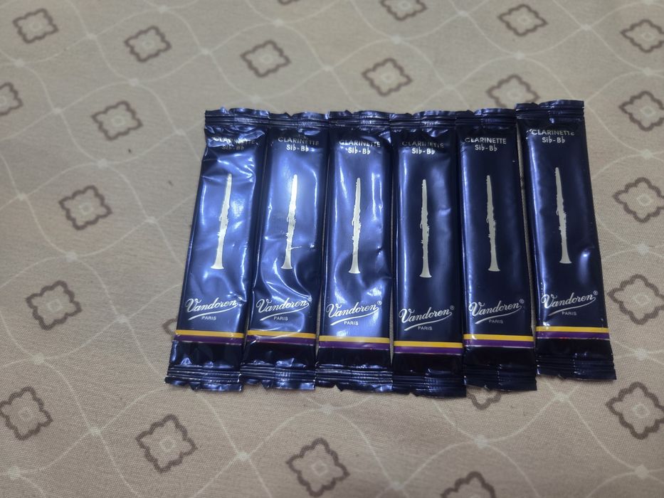 Clarinet prețul este negociabil