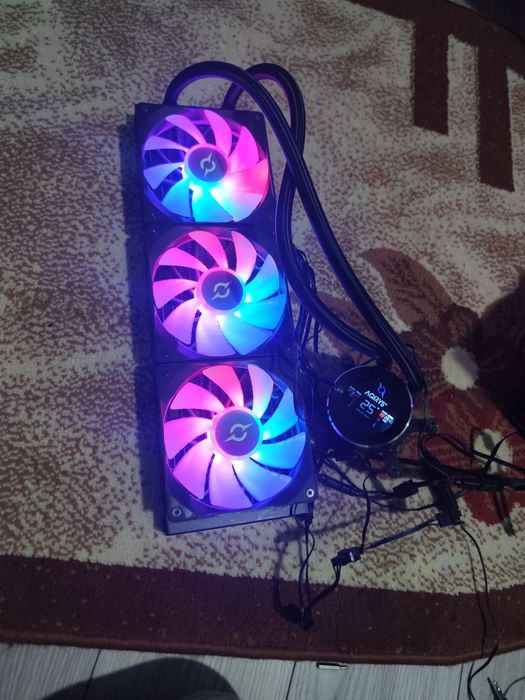 Vând aio aqirys hydra aproape nou