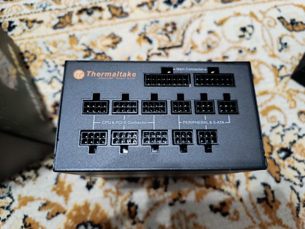 Блок питания 1200W не включается