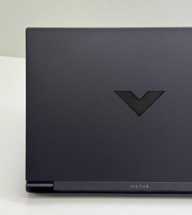 Hp Victus 15 i5 12450H + Rtx 3050 + 256gb Nvme + 16 gb ozu