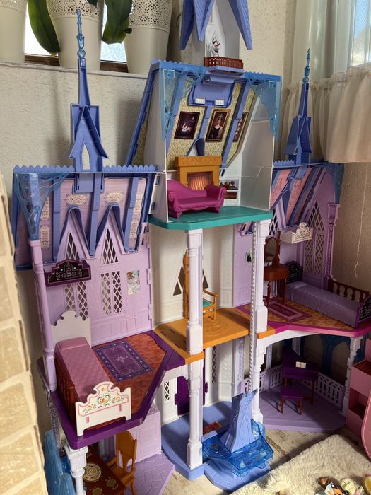 Castel Frozen Ana si Elsa 2