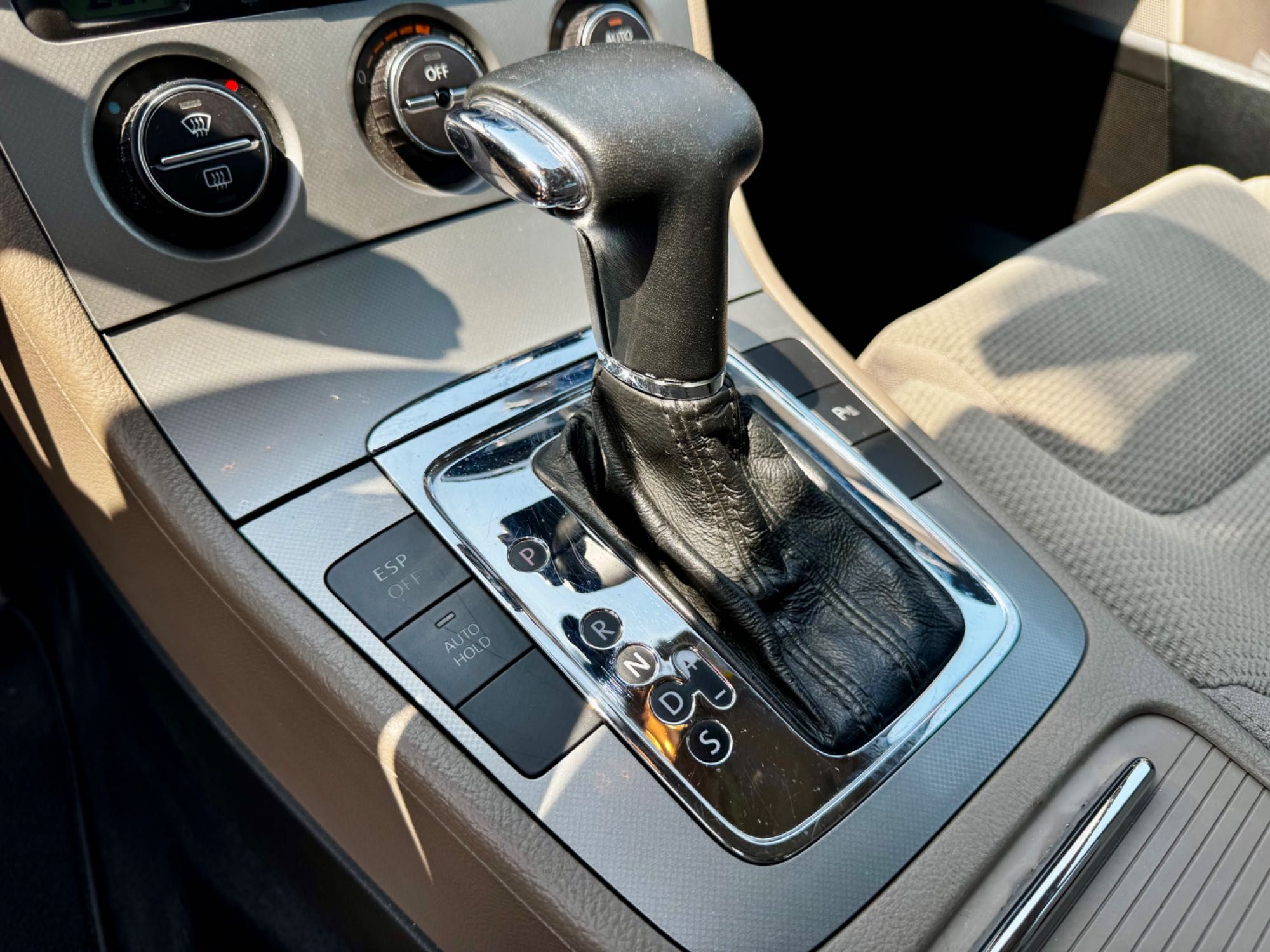 Volkswagen Passat 2.0FSi Automatic-Acum si in Rate-Garantie!-Xenon-LED