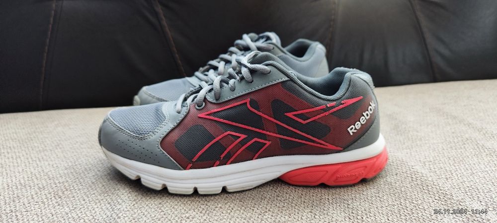 Сникърси и маратонки 37-ми номер