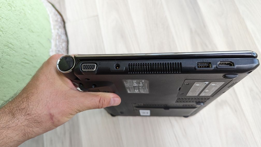 Laptop HannSpree SN12E2 - 10 inch, 4Gb Ram, 240 SSD
