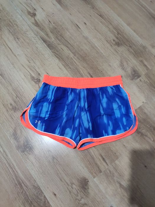 Pantaloni scurți de damă Under Armour mărimea S