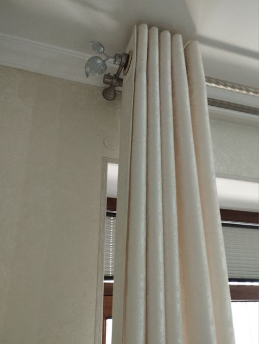 Продам карнизы только