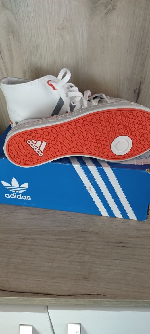 Оргинални маратонки/кецове Adidas Stan Smith